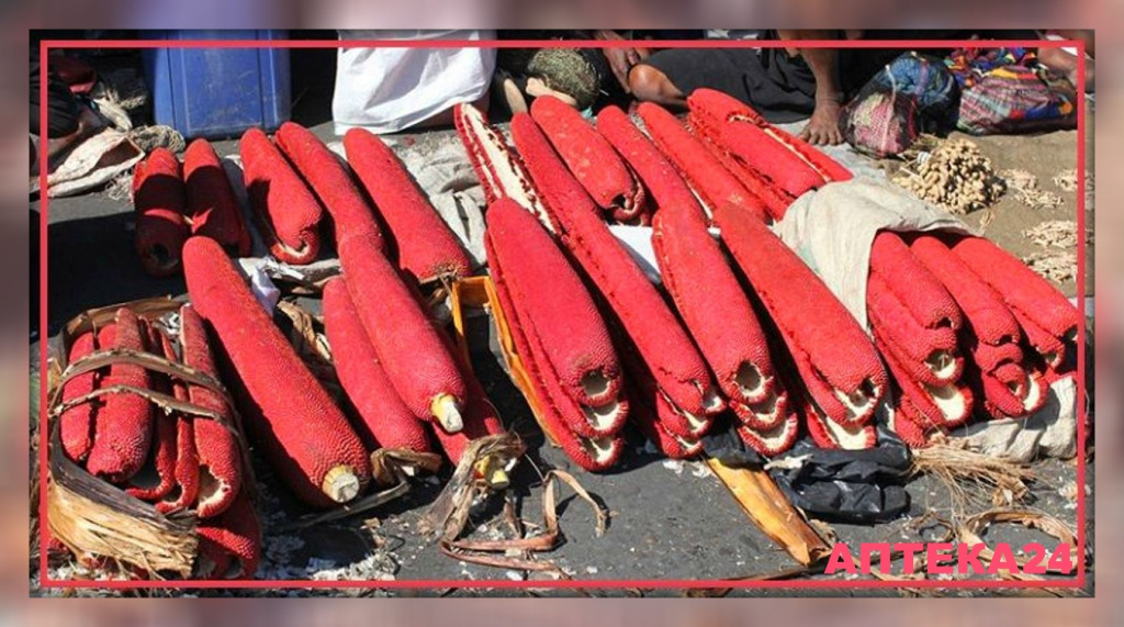 Красный фрукт