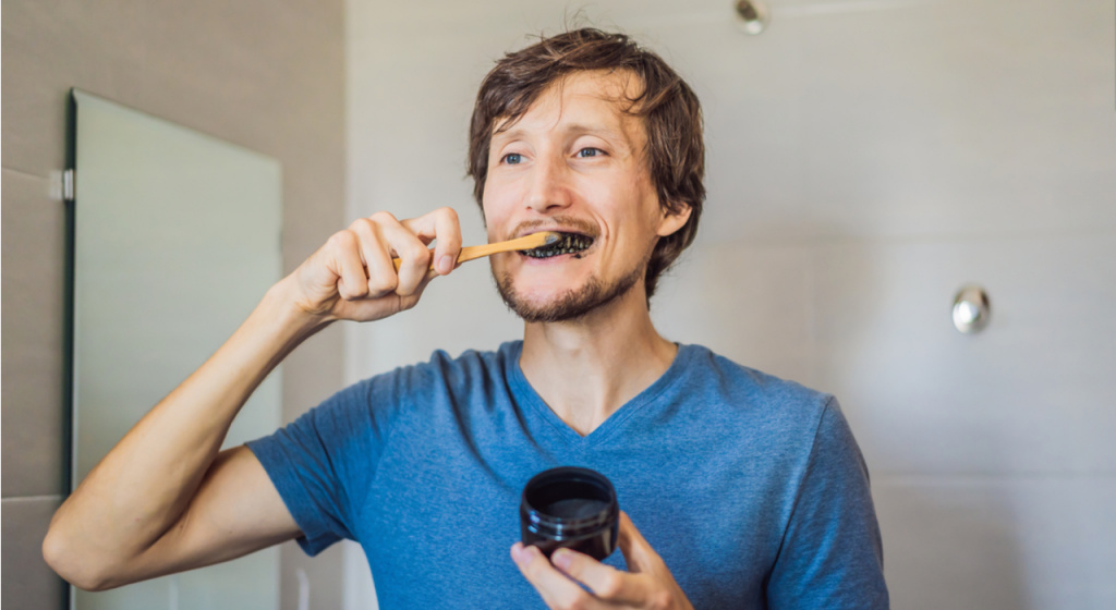 маски для лица с активированным углем, маски для лица с углем, маска для лица с активированным углем, маски для лица из активированного угля, желатиновая маска для лица с углем, маска для лица с углем и желатином, чистить зубы активированным углем, отбеливание зубов углем, шампунь с углем, активированный уголь, активированный уголь это, активированный уголь в таблетках, активированный уголь противопоказания