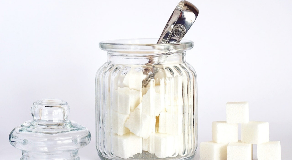 сахар, вред сахара, тростниковый сахар, сахар вред, виноградный сахар, о вреде сахара, влияние сахара на организм, вред от сахара, вред сахара для здоровья, вредно ли есть сахар, много сахара, десерты без сахара, сладкое без сахара, вкусняшки без сахара, сколько сахара можно есть в день, кариес, сахар в крови