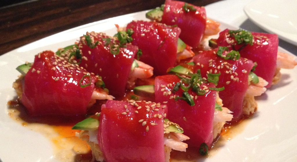 Витамин Д в тунце витамин Д, витамин D, витамин D2, витамин D3, в каких продуктах содержится витамин Д, витамин Д в рыбе, витамина Д в лекарственной форме, кальциферол, эргокальциферол, холекальциферол, дефицит витамина Д, переизбыток витамина D, витамин Д польза, продукты содержащие витамин Д, какие продукты содержат витамин Д, витамин солнца