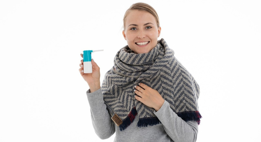 как выбрать спрей для горла как выбрать спрей для горла, спрей для горла с антибиотиком, спреем для горла с антибиотиком для детей, спрей от боли в горле, тантум верде, спрей для горла, фарингосепт, противовоспалительные спреи для горла, средства для лечения ангины, медикаменты, препараты, лекарственные средства, першение в горле, боль в горле